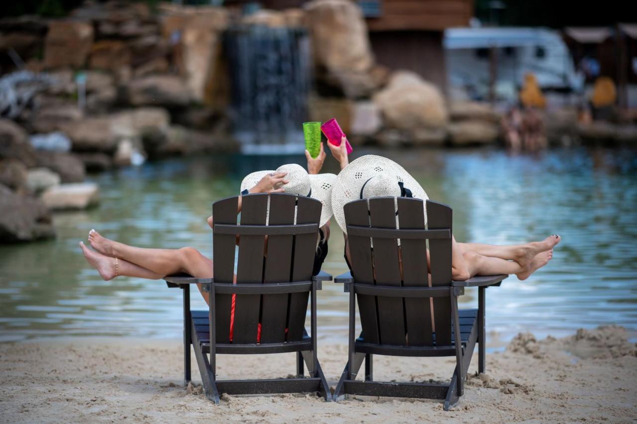 Natura Treescape Hotel Wisconsin Dells